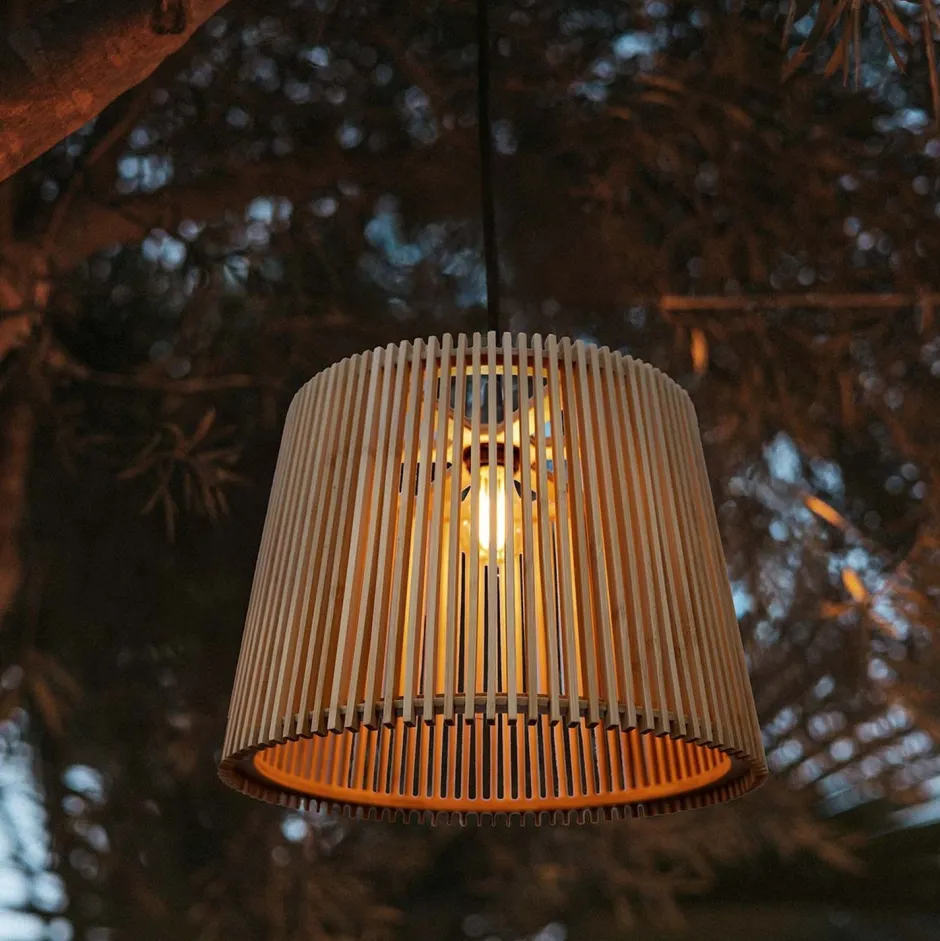 Metall Lampen|Hängeleuchten Außen*Newgarden Außen Hängeleuchte Holzschirm E27 IP44 Ø 39 cm YOKKA