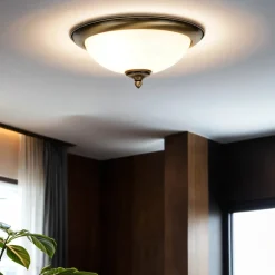 Jupiter Deckenleuchte in Messing antik Weiß Glas KELSEY< Deckenleuchten|Flurlampen