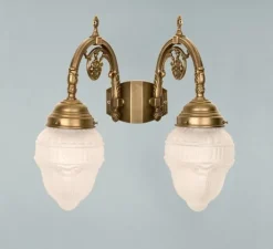 Berliner Messingleuchten Elegante Wandlampe Messing Glas E27 2-flammig Ornamente< Wohnzimmerlampen|Küchenlampen