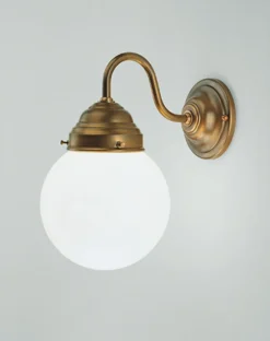 Berliner Messingleuchten Jugendstil Wandlampe Glaskugel Messing E27 T:22 cm< Wohnzimmerlampen|Küchenlampen