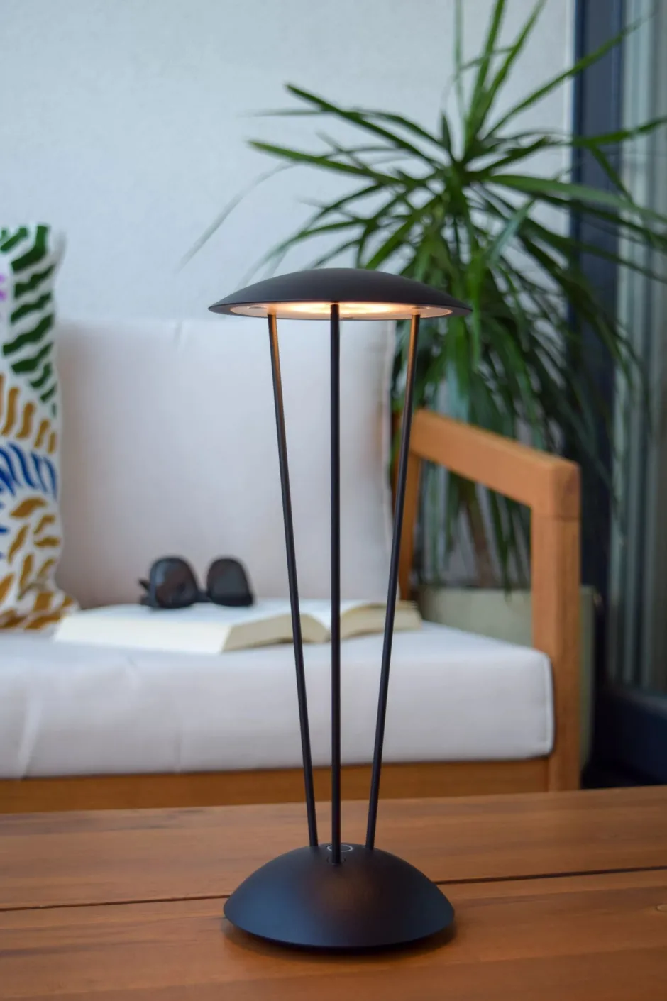LED Akku Tischlampe Ladestation IP54 2 W dimmbar< Led Außenleuchten|Moderne Außenleuchten