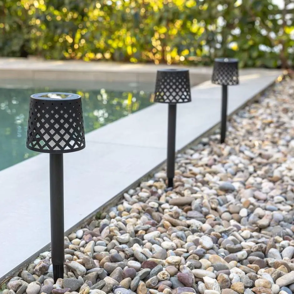 Newgarden LED Gartenleuchte Erdspieß 4er Set Solar Akku IP44 Schwarz< Metall Lampen|Solarleuchten
