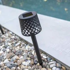 Newgarden LED Gartenleuchte Erdspieß 4er Set Solar Akku IP44 Schwarz< Metall Lampen|Solarleuchten