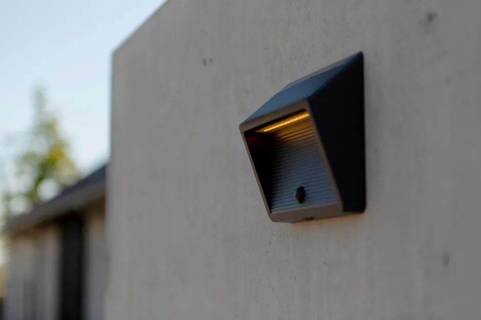 Solarleuchten|Led Außenleuchten*Eco-Light LED Solar Außenwandlampe Bewegungsmelder IP44 900 lm