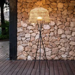 Newgarden LED Stehleuchte außen Rattan Schirm 148 cm mit Akku IP54< Metall Lampen|Wegeleuchten