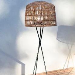 Newgarden LED Stehleuchte außen Rattan Schirm 148 cm mit Akku IP54< Metall Lampen|Wegeleuchten