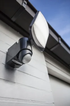 Eco-Light LED Wandleuchte außen mit Bewegungsmelder IP44 5000 K< Led Außenleuchten|Außenwandleuchten