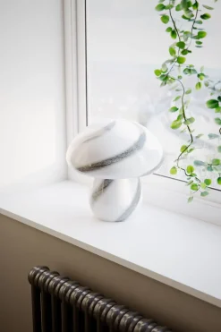 By Rydéns Tischlampe Glas 30 cm hoch Weiß marmoriert E27 Pilz Look< Wohnzimmerlampen|Metall Lampen